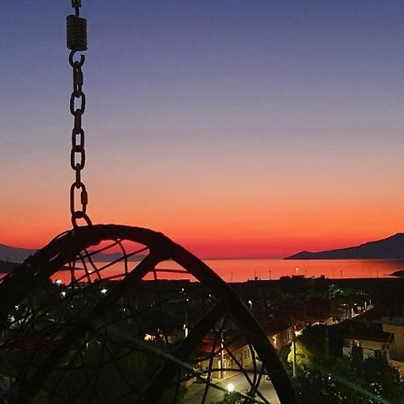 Sea & Mountain Apartment Close To Port And City Lávrion Екстериор снимка