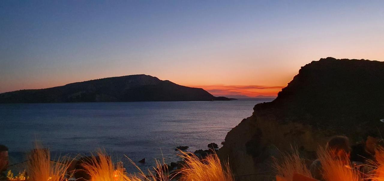 Sea & Mountain Apartment Close To Port And City Lávrion Екстериор снимка