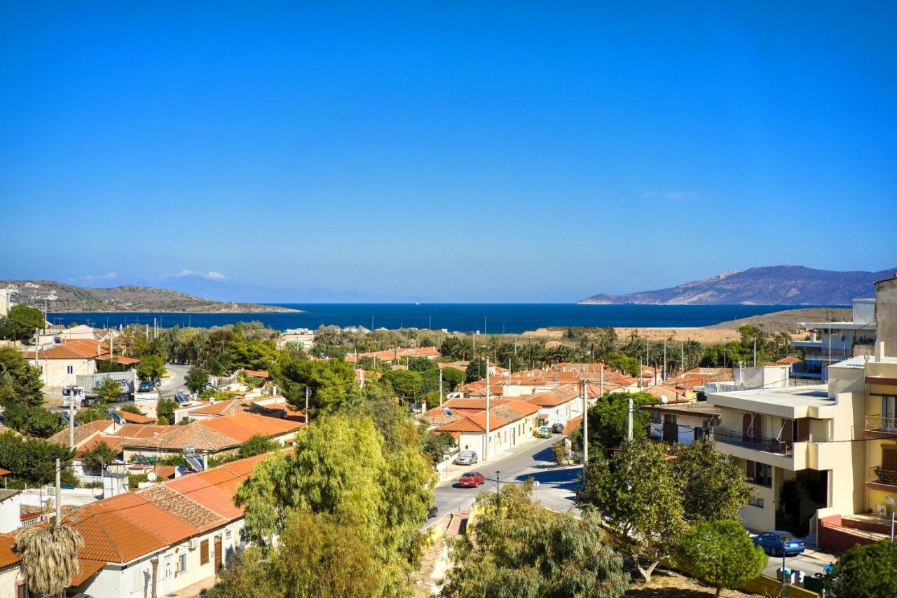 Sea & Mountain Apartment Close To Port And City Lávrion Екстериор снимка
