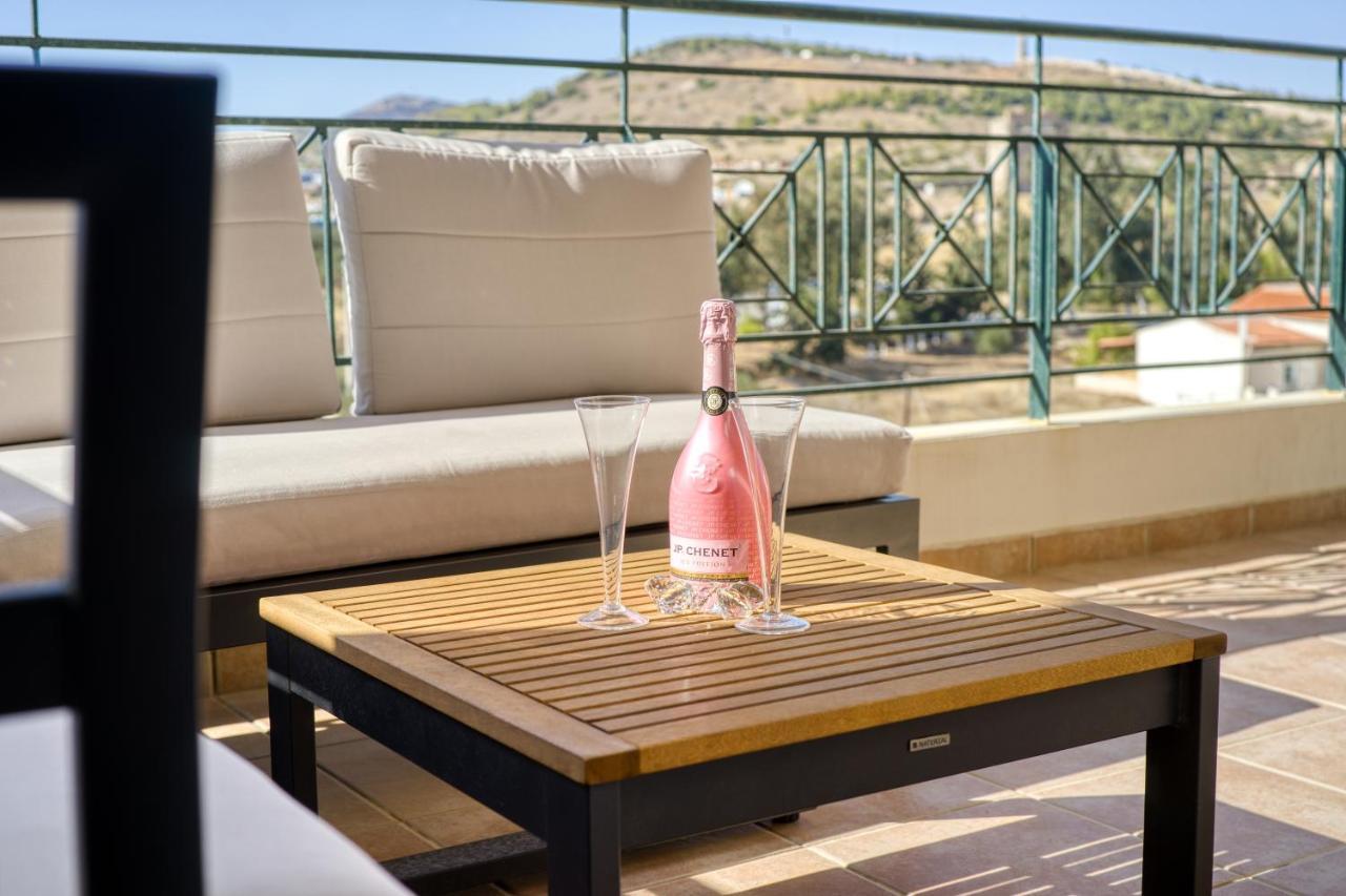 Sea & Mountain Apartment Close To Port And City Lávrion Екстериор снимка