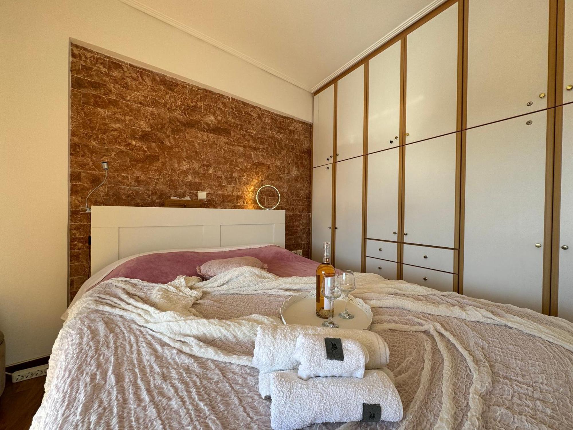 Sea & Mountain Apartment Close To Port And City Lávrion Екстериор снимка